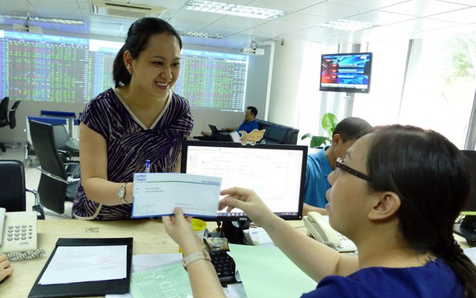 Bán khống cổ phiếu là gì? Hiểu rõ khái niệm và quy định pháp luật Bán khống cổ phiếu là gì? Hiểu rõ khái niệm và quy định pháp luật